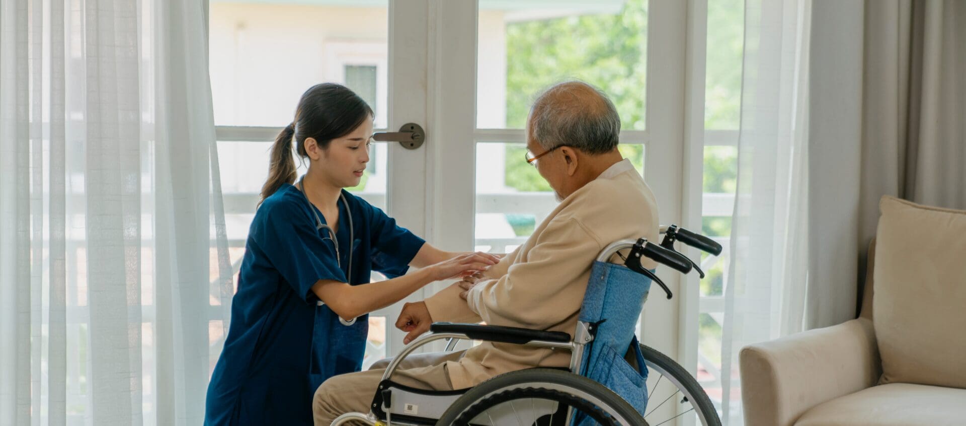 Read more about the article The Importance of the Aide in Home Health Care Plans
